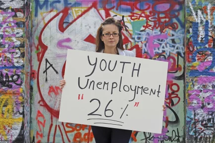 From the debt crisis to the pandemic: the difficulties of integrating young people into the labor market – By D. Katsikas